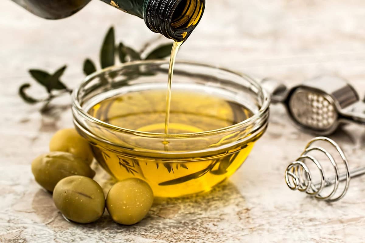 olive oil in a bowl - healthy diet