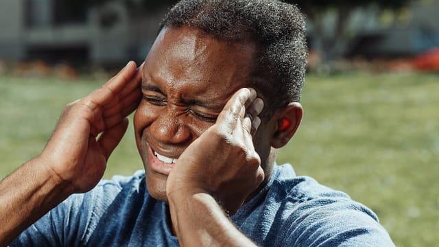 a man experiencing stroke symptoms